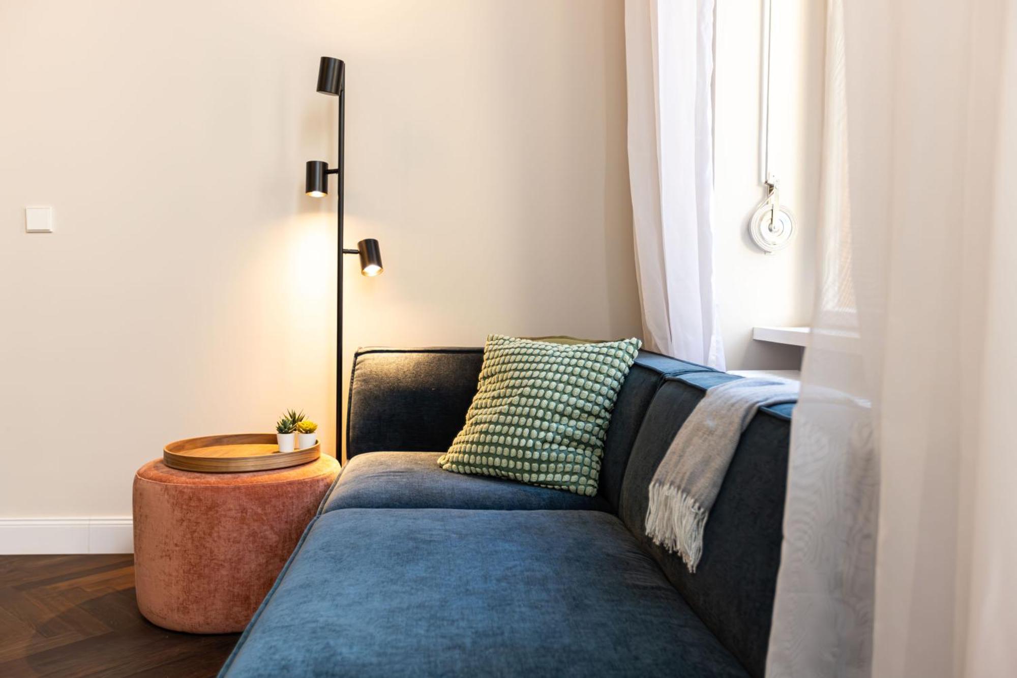 3 Bdr In Prenzlauer Berg With Cinema Berlijn